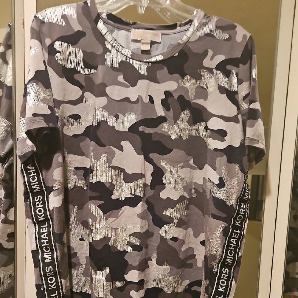 Michael Kors Gray and Black Short Sleeve Tee with Camo Pattern